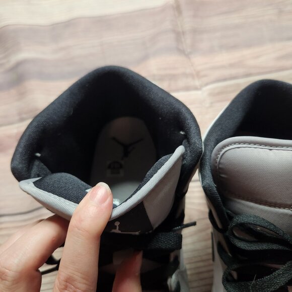 Air Jordan 1 Mid Smoke Gray - Picture 9 of 12